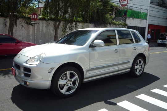 Porsche Cayenne S 2004