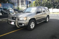 Nissan Pathfinder SE 2004