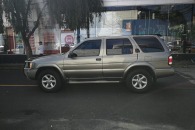 Nissan Pathfinder SE 2004