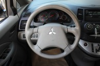 Mitsubishi Grandis AT 2005