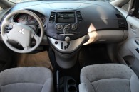 Mitsubishi Grandis AT 2005
