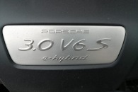 Porsche Cayenne Hybrid S 2016