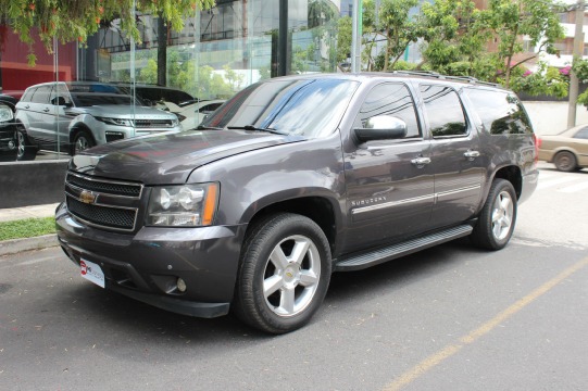 CHevrolet  Suburban LTZ 2011