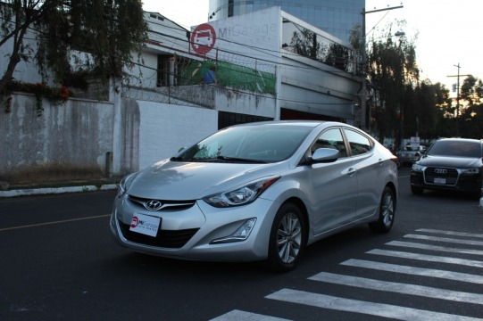 Hyundai Elantra Gls 1.8 2015