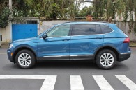 Volkswagen Tiguan SE  AWD 2018