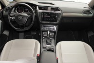 Volkswagen Tiguan SE  AWD 2018