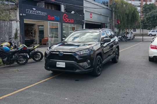 Toyota Rav 4 Hybrid LE 2021