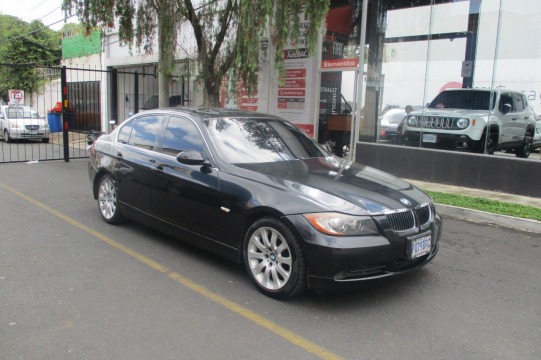 BMW 3 330i 2006